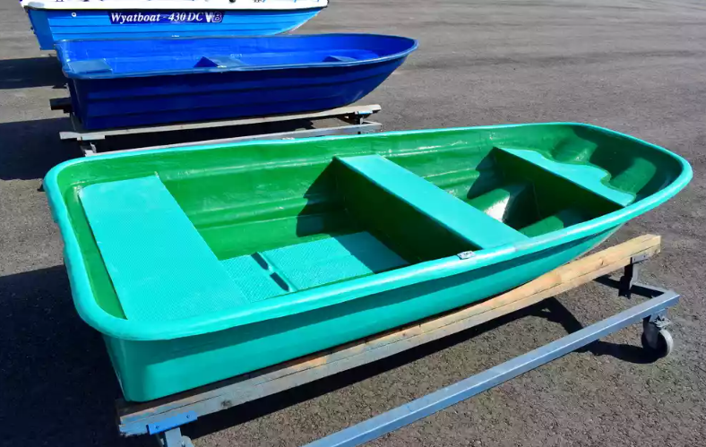 Стеклопластиковая лодка Старт (тримаран) в Новошахтинске