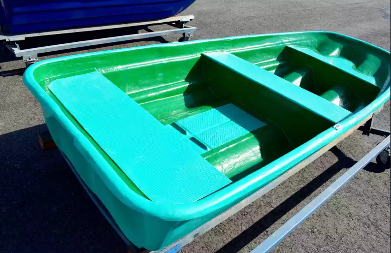 Стеклопластиковая лодка Старт (тримаран) в Новошахтинске