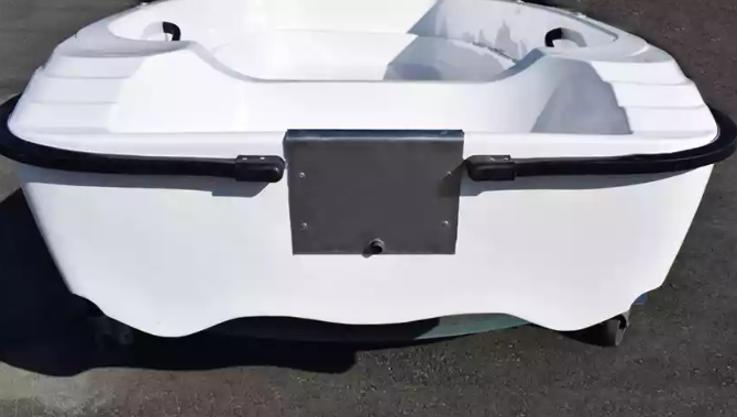 Стеклопластиковая лодка Пингвин (тримаран) в Новошахтинске