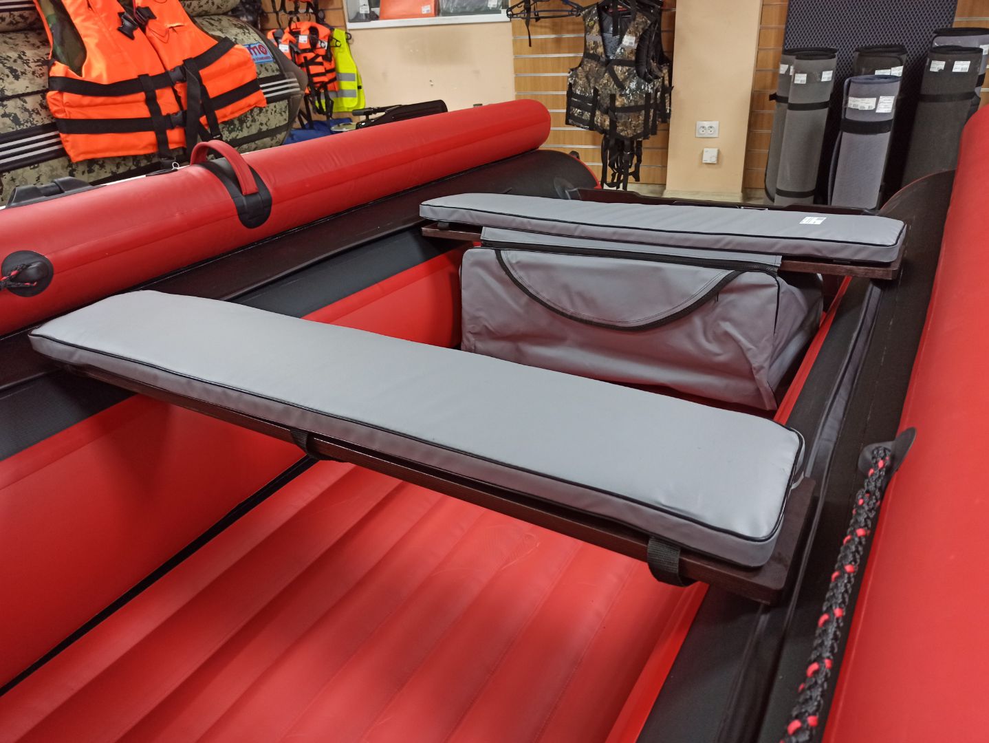 КОМПЛЕКТ МЯГКИХ НАКЛАДОК С СУМКОЙ ДЛЯ ЛОДОК 90Х20 СЕРЫЙ в Новошахтинске