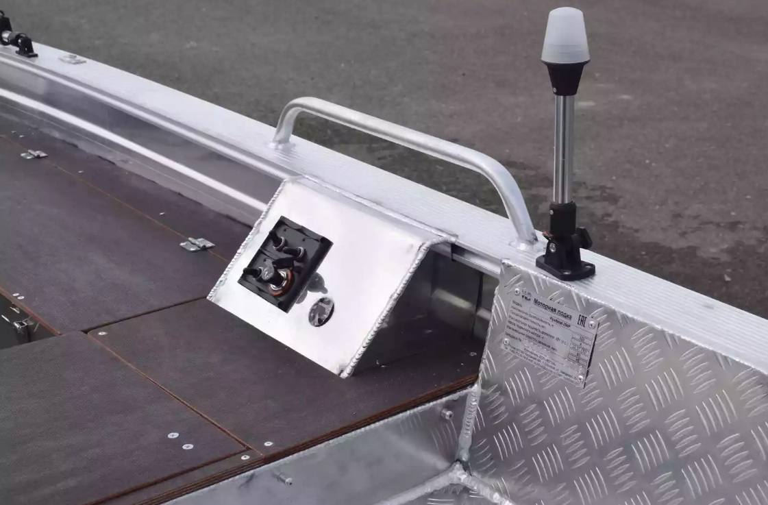 Алюминиевая лодка Wyatboat-390РМ в Новошахтинске