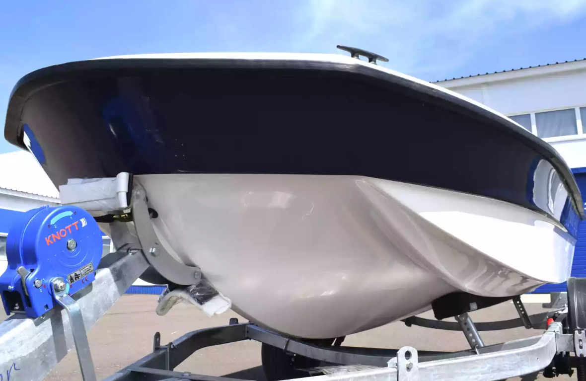 Стеклопластиковая лодка Wyatboat 430 тримаран в Новошахтинске