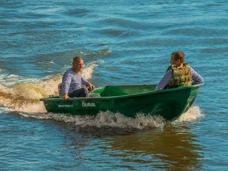 Стеклопластиковая лодка Neman-340 (тримаран) в Новошахтинске