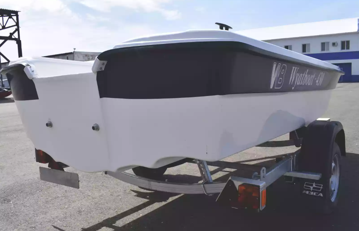 Стеклопластиковая лодка Wyatboat 430 тримаран в Новошахтинске
