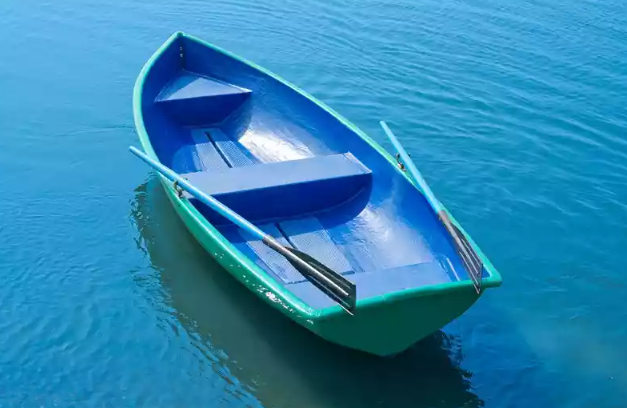 Стеклопластиковая лодка Дельфин в Новошахтинске