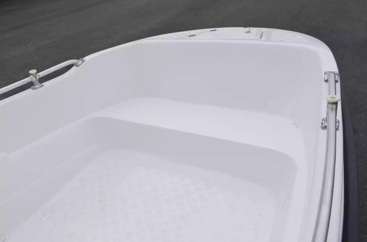 Стеклопластиковая лодка Пингвин New (тримаран) в Новошахтинске