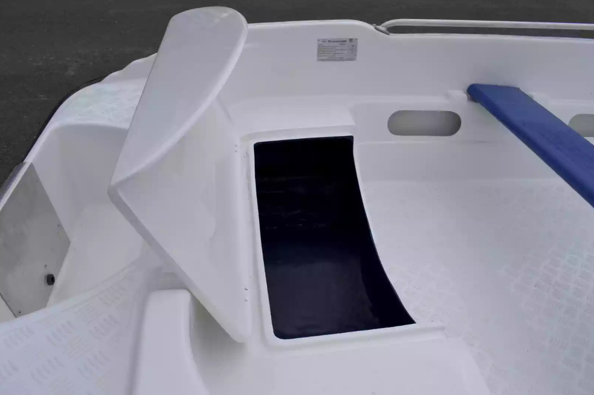 Стеклопластиковая лодка Пингвин New (тримаран) в Новошахтинске