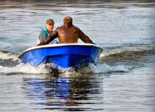 Стеклопластиковая лодка Wyatboat 430 тримаран в Новошахтинске