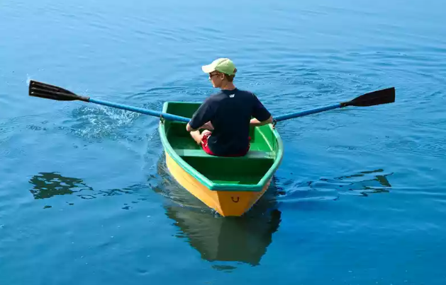 Стеклопластиковая лодка Малютка в Новошахтинске