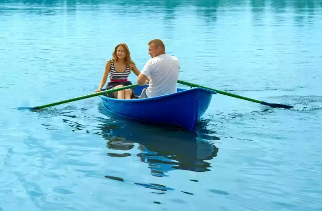 Стеклопластиковая лодка Дельфин в Новошахтинске