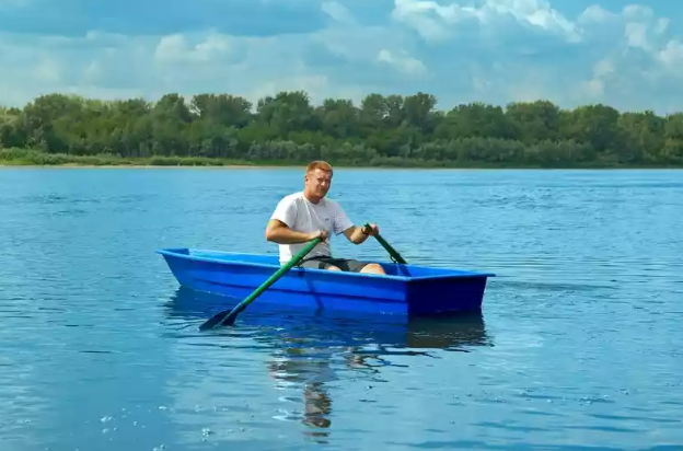 Стеклопластиковая лодка Малютка в Новошахтинске