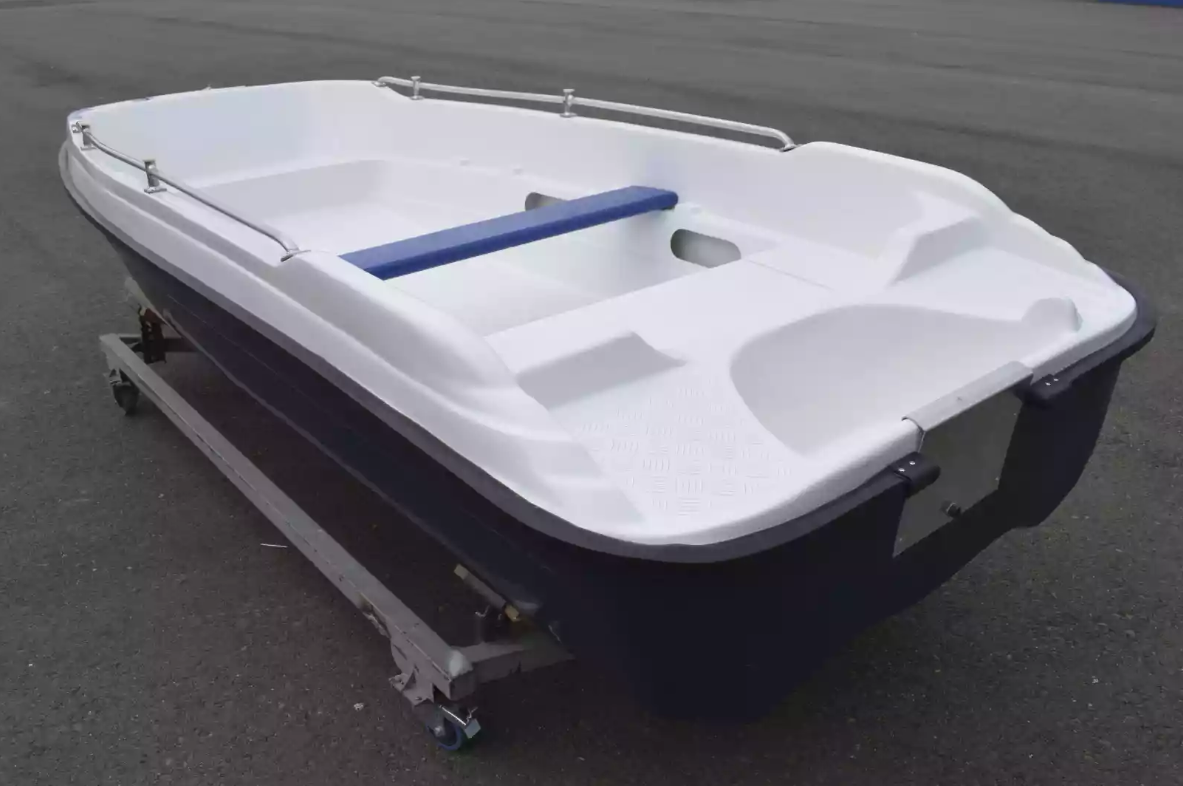 Стеклопластиковая лодка Пингвин New (тримаран) в Новошахтинске