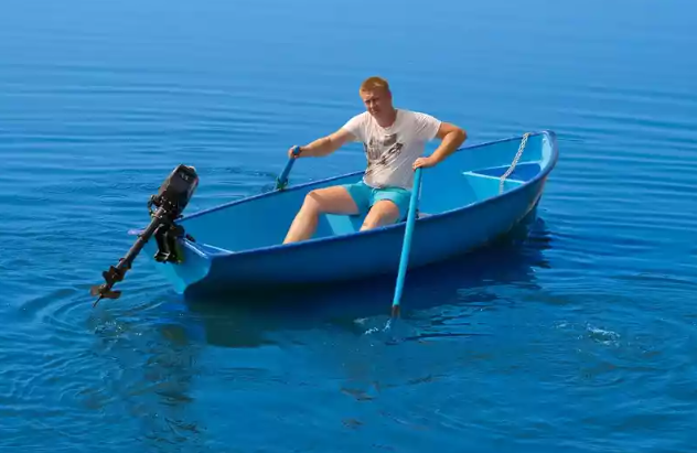 Стеклопластиковая лодка Омуль в Новошахтинске