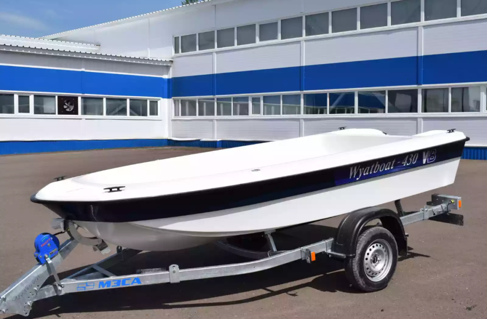 Стеклопластиковая лодка Wyatboat 430 тримаран в Новошахтинске