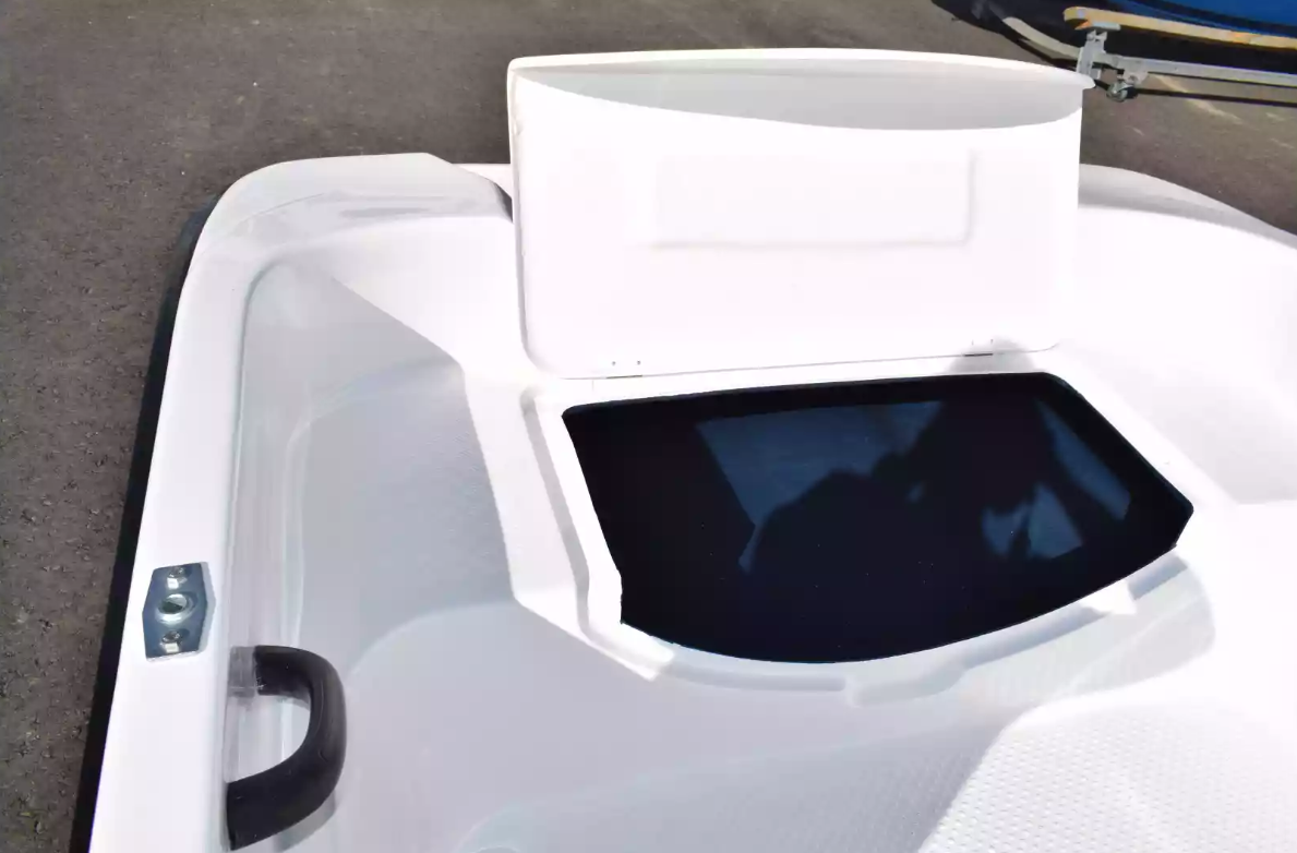 Стеклопластиковая лодка Пингвин (тримаран) в Новошахтинске