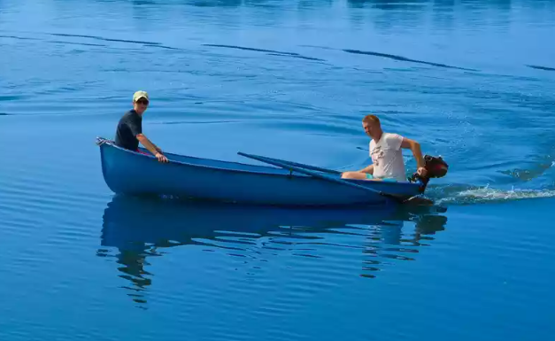 Стеклопластиковая лодка Омуль в Новошахтинске