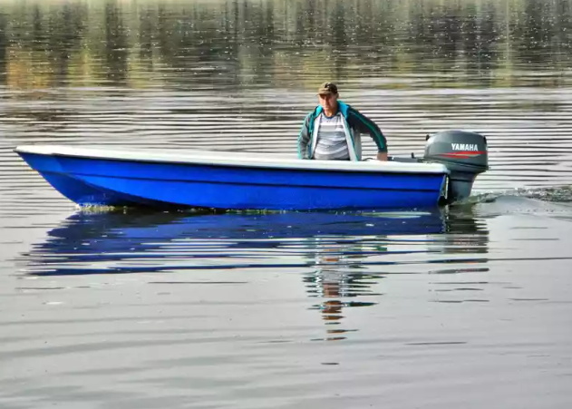 Стеклопластиковая лодка Wyatboat 430 тримаран в Новошахтинске