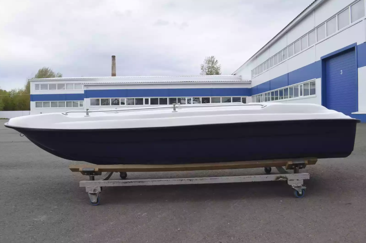 Стеклопластиковая лодка Пингвин New (тримаран) в Новошахтинске