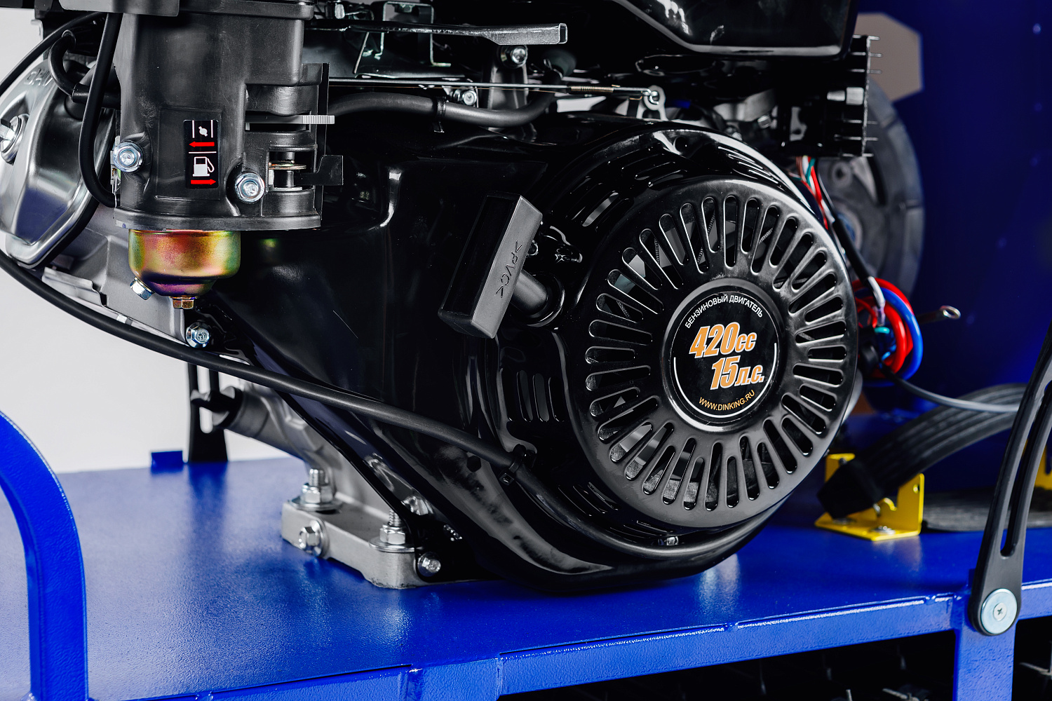 Мотобуксировщик SNOW DOG 17 с эл. запуском (DINKING) в Новошахтинске